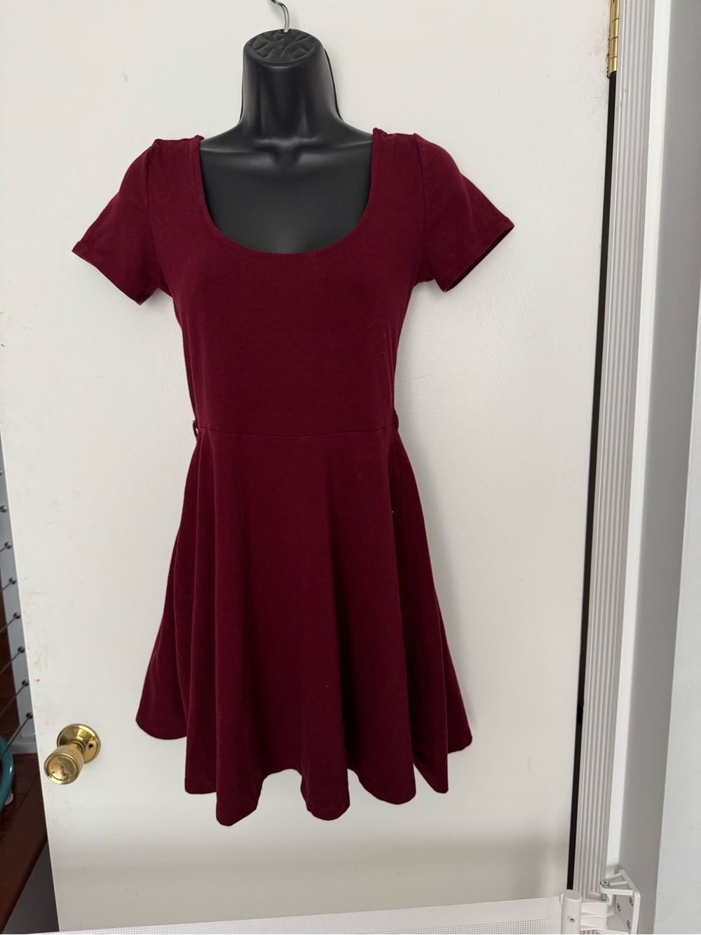 Forever 21 Scoop Neck Fit-and-Flare Dress in Burgundy